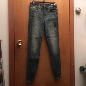 Medium wash skinny jeans